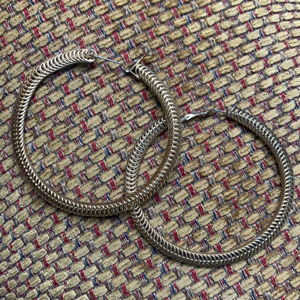 Hoops earrings